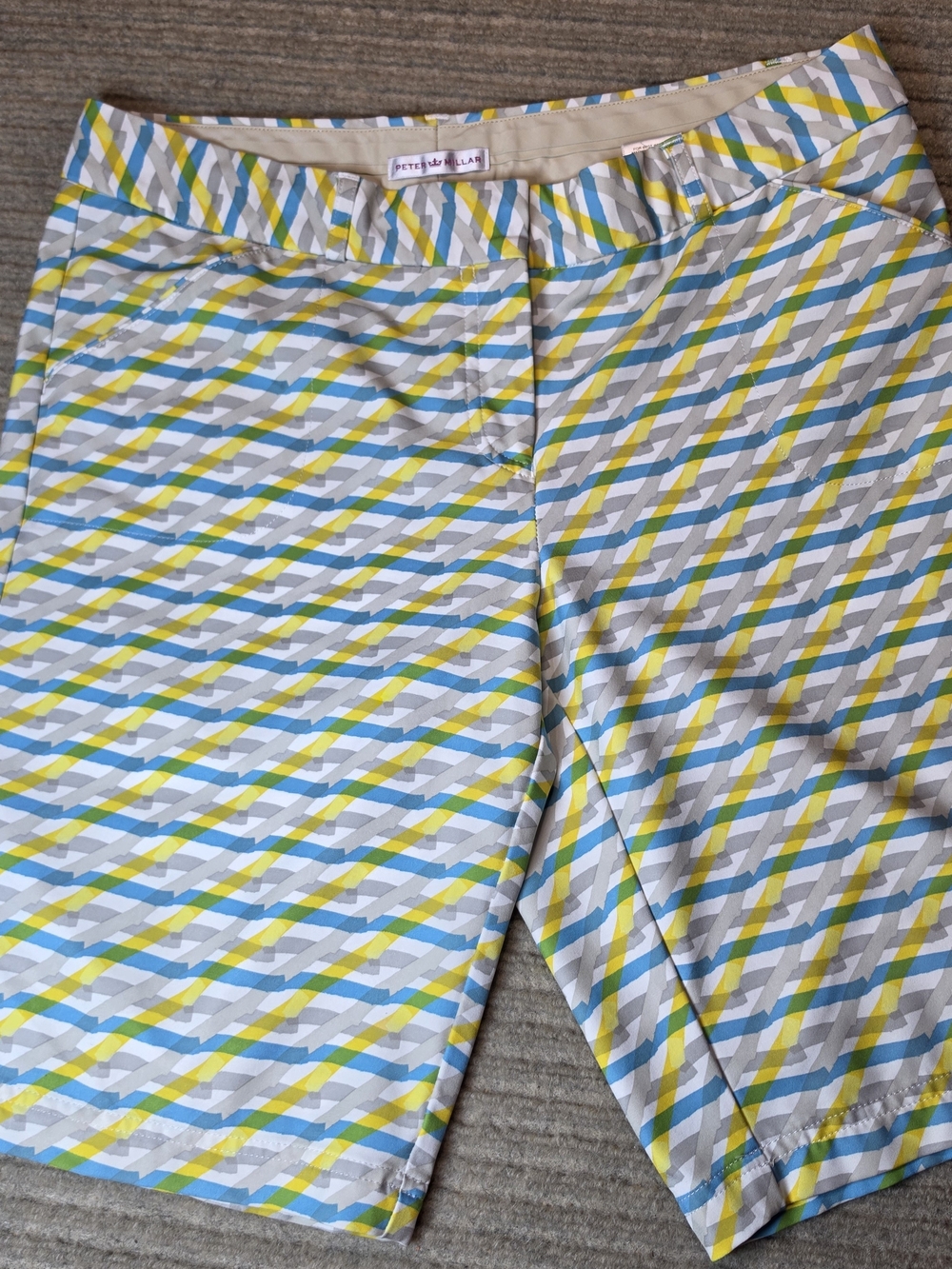 Peter Millar Bermuda Shorts Womens 8  White Geometric Wicking Golf Outdoor.